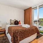 Mid-Century Suite Kangaroo Point - 1Br Apartment, Walk To Cbd, River & The Gabba