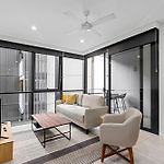 Central Southbank Apt With Pool, Sauna & Parking
