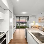 Penthouse Style - Story Bridge Views - Sleeps 8 - Baby Friendly