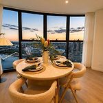 Koala Sky Suite River & City Views
