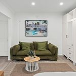 Stylish And Comfy Studio - Short Walk To Hospital