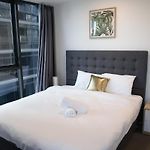 Spacious Two Bedroom Apartment In South Brisbane