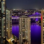 Luxury Cbd Apt With 180 River Views & Rooftop Pool