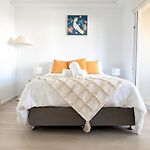 Resort 2Br - Lagoon Pool Spa Gym - Sleeps 6 - Baby Stay Equipped - Free Parking