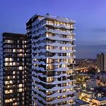 Luxe Valley Apartment - Views!