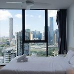 High Level 2 Bedroom With City And River Views