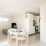 Smart Suites Self Check-In Apartments - Darnley St
