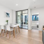 Breathtaking Views & Brisbane\'S Best Location!