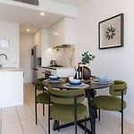 Panoramic Skyline Apartment - Walk To South Bank