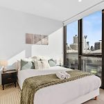 Walk To The Gabba With Rooftop Pool & Secure Carpark With Beautiful City Views
