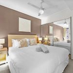 Full Water View - Sleeps 7 - Parking - Pool & Sauna