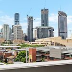 City Views & Amazing Location! Free Parking & Wifi