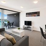 Brisbane Cbd Apartment With Resort Amenities