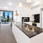Brisbane Cbd Apartment With Resort Amenities