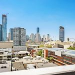 Sensational City Views And Best South Bank Location!