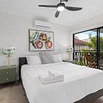 Bright 2Br Apt With Parking, Balcony & Wifi