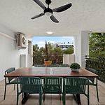 Spacious 2Br Apt With Wifi, Parking & Balcony