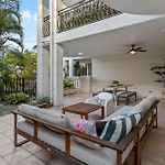 Sunny & Cozy 2Br Apt With Wifi, Parking & Balcony