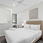 Central Southbank Apt With Pool, Sauna & Parking