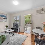 Cozy 1Br Apt W Balcony, Parking, Wifi And Study Desk