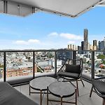 Luxe 3Br Apt With Stunning Views, Parking And Pool