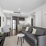 Stunning Apt With Sunset Views, Car Park, Gym And Pool