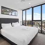 Stunning Apt With Sunset Views, Car Park, Gym And Pool