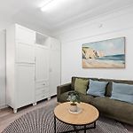 Spacious And Cozy Studio - Short Walk To Hospital