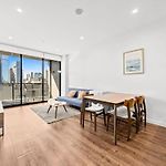 9Th Floor Brisbane Retreat - River Views With Parking