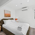 Cozy Studio - Short Walk To Hosp And Cbd With Balcony