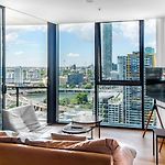 High Level 2 Bedroom With City And River Views