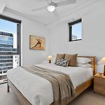 James St And Story Bridge, Bbq , Pool & Free Parking