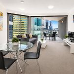 Brisbane Cbd Apartment With Resort Amenities