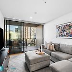 South Brisbane 1 Bedroom Apartment With Pool