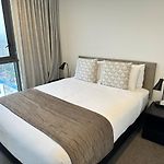 2Br Apt W Pool And Parking Near Suncorp Riverview