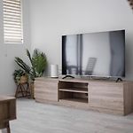 Contemporary 2-Bedroom Apartment In Southbank
