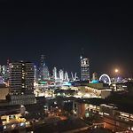 Breathtaking Views & Brisbane\'S Best Location!