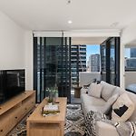 Convenient To All Urban Living By Private Host