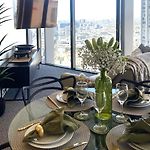 Luxury Cbd Apt With 180 River Views & Rooftop Pool
