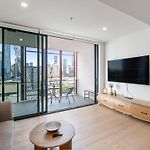 Convenient To All Urban Living By Private Host