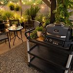 Top Rated Luxury Studio Retreat With Free Private Parking