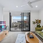 Modern Family Apartment 2 Parking Near Sunnybank