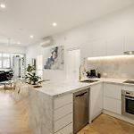 Central South Bank 2Br Apt With Huge Balcony & Pool