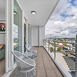 Valley Stay Stylish Apartment Parking Pool And Gym