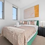 The Valley 1Br Plus Sofa Bed Parking Pool And Gym