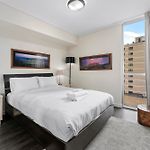 Bright & Cozy 2Br Apt With Pool, Gym, Wifi & Parking