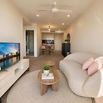 Metropolitan Luxe Balcony With Skyline Views