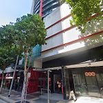 Modern Brisbane Studio In The Heart Of Cbd