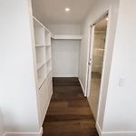 2Br Sunlit Stay W Balcony And Parking In West End