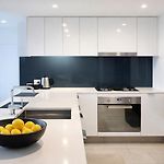 128 Brookes Street Apartments